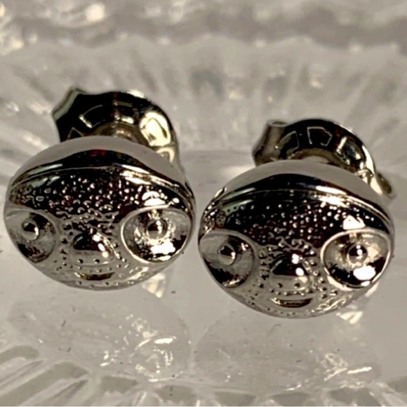 Fragrant Jewels Rare Collection Let’s Take It Sloth Stud Silver Earrings - Picture 1 of 3